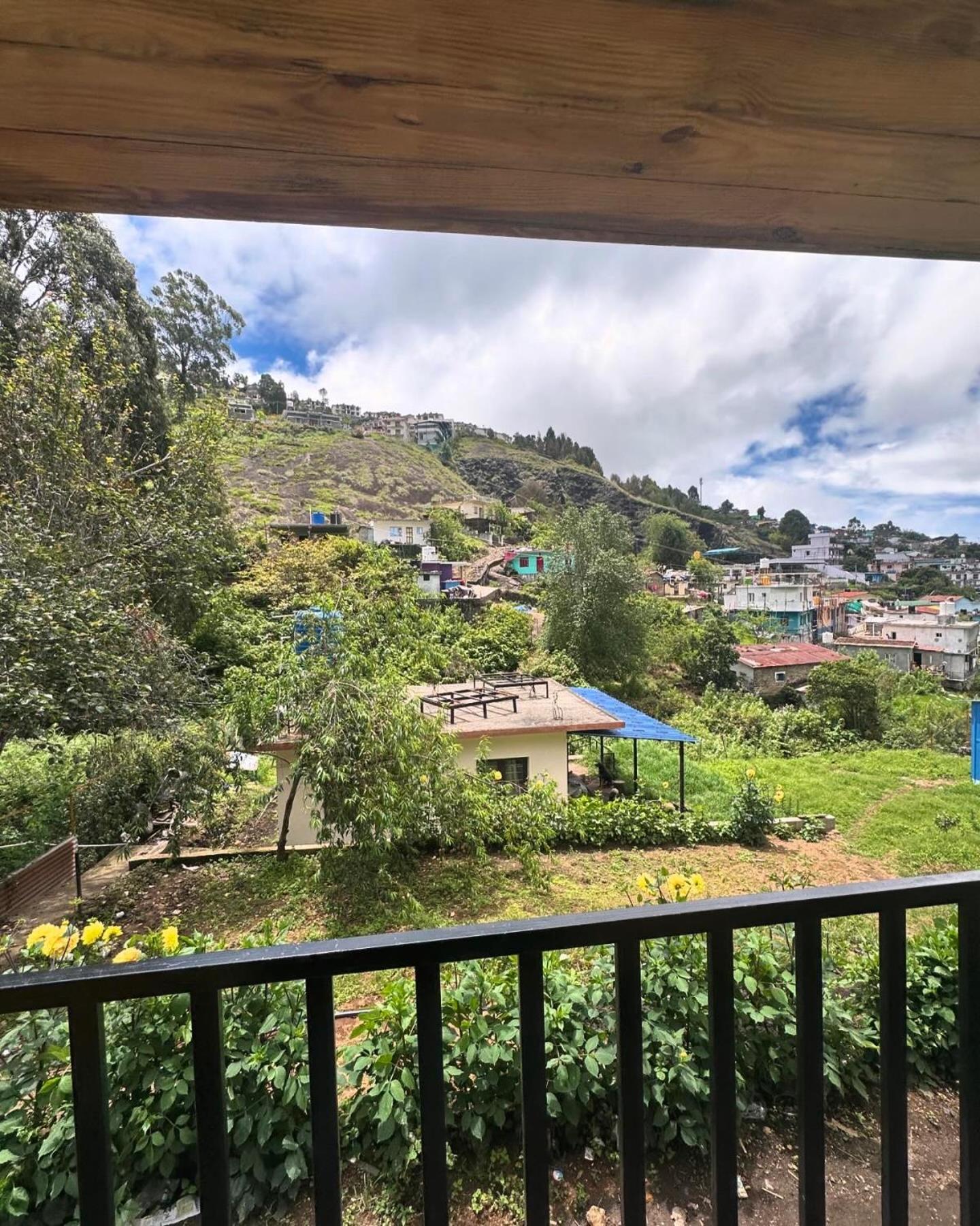 Magica Mount A Frame Wood House Villa Kodaikanal Eksteriør bilde
